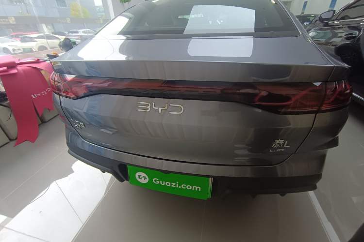 Used BYD Qin L 2025 DM-i Smart Drive 120KM Superior Model
