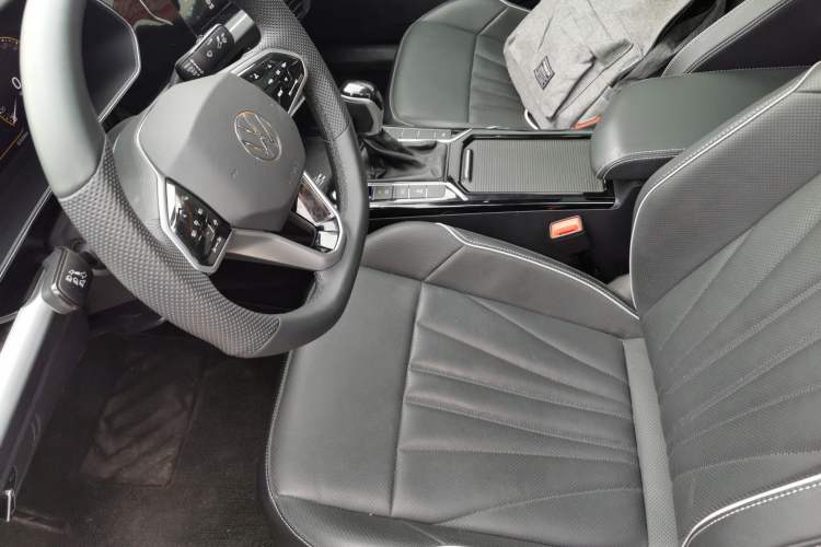 Used Volkswagen Passat 2024 380TSI Starry Dragon Edition Left Front Seat