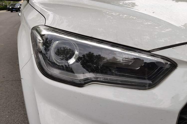 Used Hyundai ix35 2019 1.4T DCT Two-Wheel Drive Smart & Smooth Edition China V Standard Right Front Headlight