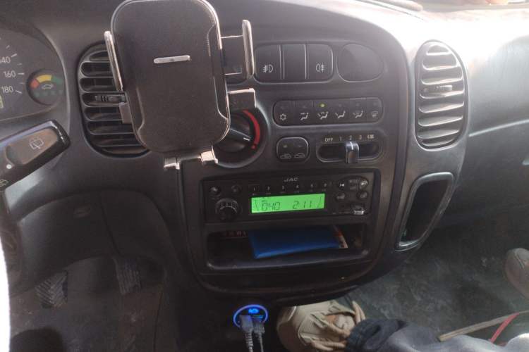 Used JAC Group Refine 2011 2.0L Shuttle Gasoline Comfort Edition HFC4GA3