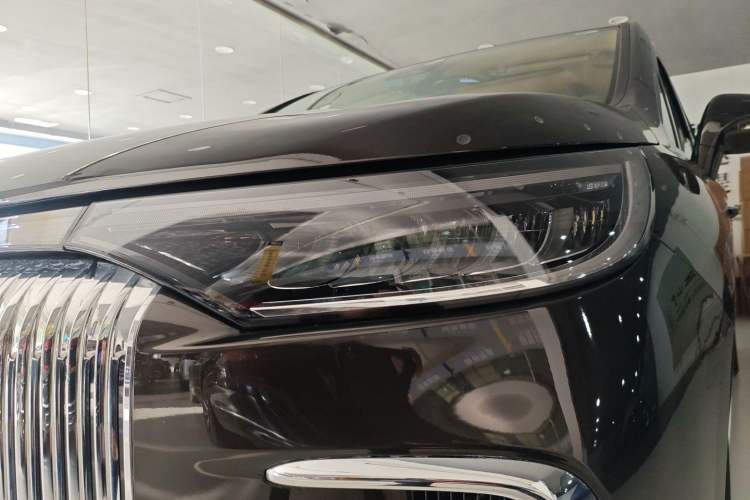 Used VOYAH Dream 2025 PHEV Four-Wheel-Drive Flagship Kunpeng Edition
