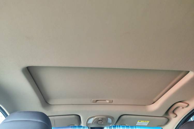 Used Baojun 730 2017 1.8L iAMT Prestige Version 7 Seats Headliner