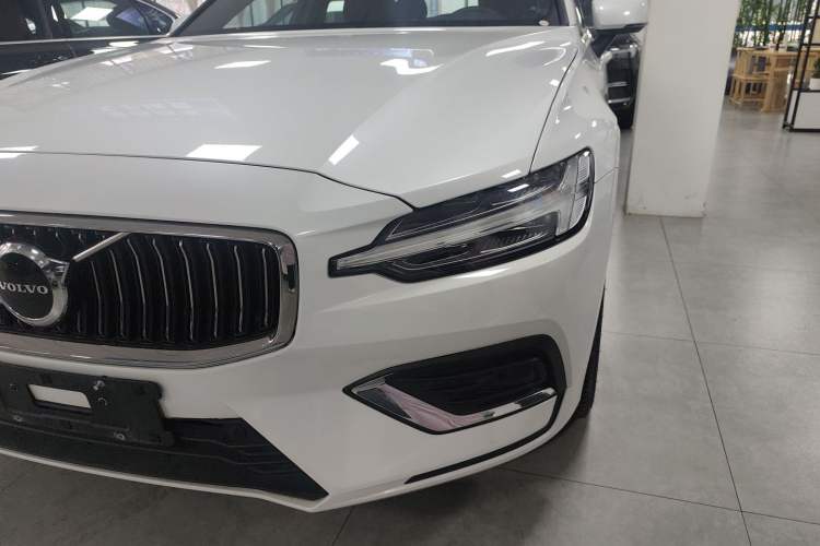 Used Volvo S60 2024 B4 Zhiyuan Luxury Edition
