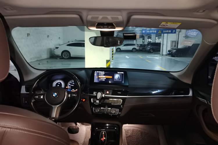 Used BMW X1 2020 xDrive25Li Luxury Edition Headliner