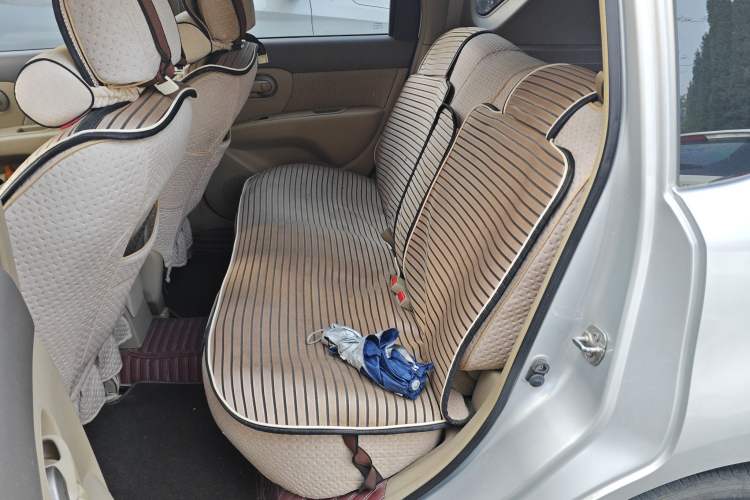 Used Nissan Livina 2010 Jingyue Edition 1.6L Manual All-Around Model