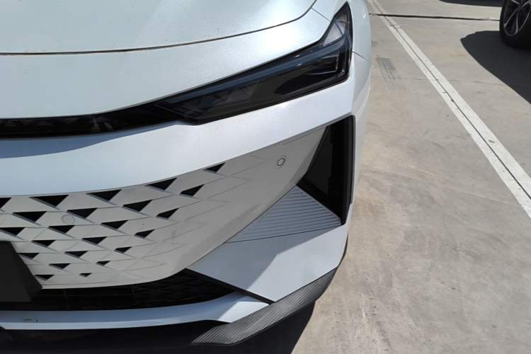 Used CHANGAN UNI-V iDD 2024 Blue Whale Smart Electric iDD 136km ZhiKu Model