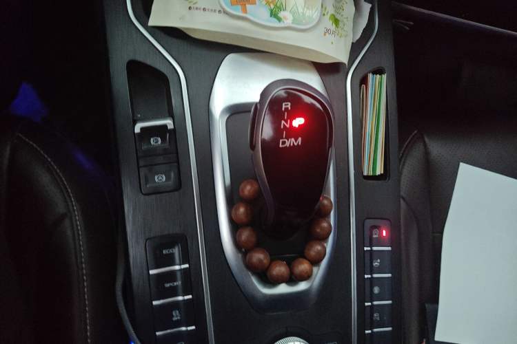 Used Wey VV6 2020 2.0T Two-Wheel Drive Smart Protection+