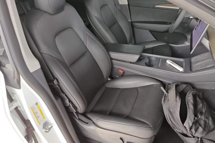 Used Tesla Model Y 2021 Long-Range All-Wheel-Drive Version 3D7