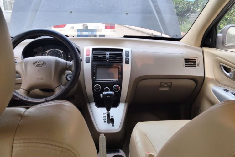 Used Hyundai Tucson 2009 2.0L Automatic Two-Wheel Drive with Sunroof Headliner