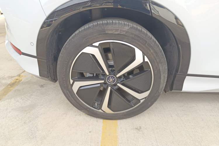 Used BYD Song L EV 2025 Intelligent Driving Version 662 km LiDAR Excellence Edition Exterior 5