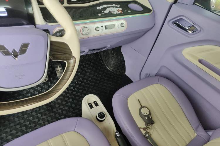 Used Wuling Hongguang MINIEV 2021 Macaron Premium Model – Lithium-NMC
