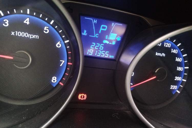 Used Hyundai ix35 2013 2.0L Automatic Two-Wheel Drive Smart GLS China IV Standard Odometer Close Up