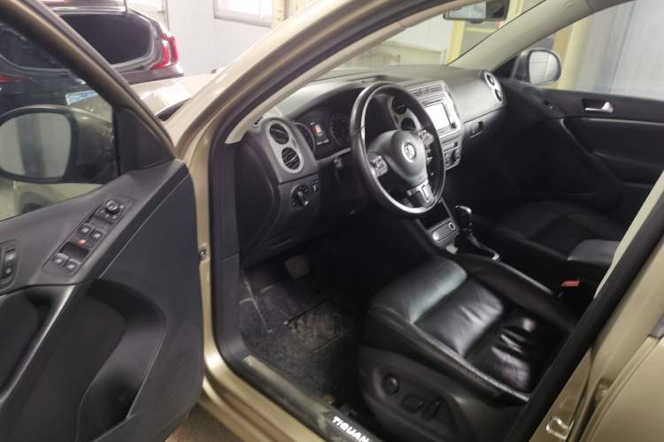 Used Volkswagen Tiguan L 2015 1.8TSI Automatic Two-Wheel Drive Luxury Model