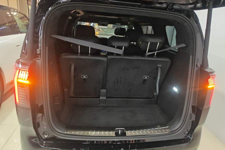 Used Zeekr 009 2024 7-Seater Walk-Through Version Four-Wheel Drive 108 kWh
