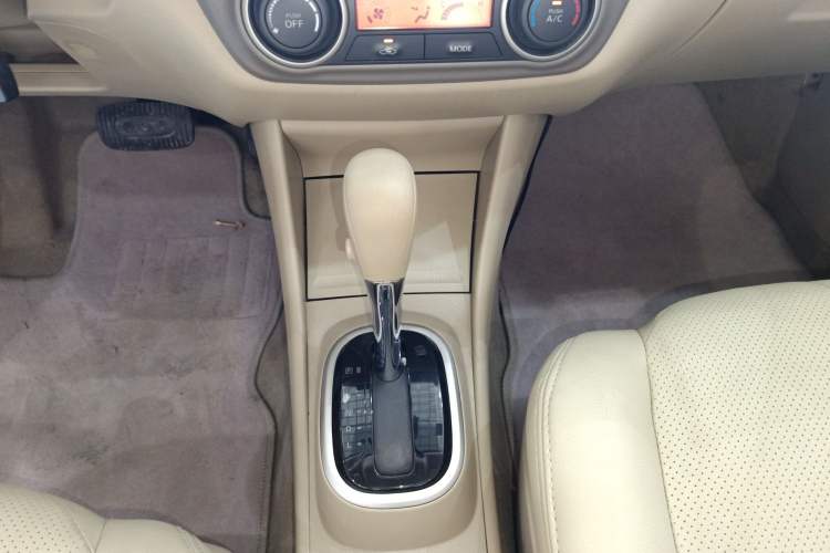 Used Nissan Sylphy 2018 Classic 1.6XE+ CVT Leading Edition Gear Lever
