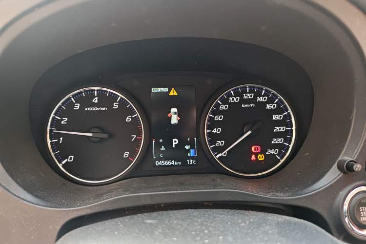 Used Mitsubishi Outlander 2018 2.4L 4x4 Elite Edition 5 Seats Instrument Cluster