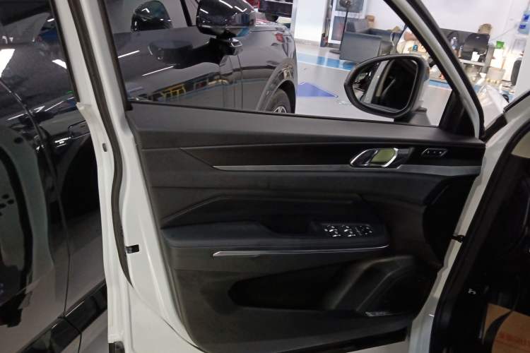 Used Lynk & Co 01 2021 2.0TD Two-Wheel-Drive Pro Trim