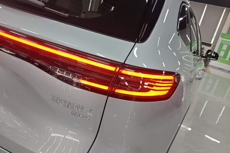 Used Geely Galaxy Xingjian 7 EM-i 2025 120km Flagship Edition Right Rear Taillight