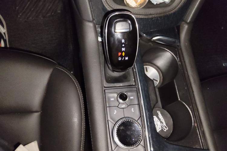 Used Cadillac XT5 2022 2.0T Two-Wheel Drive Luxury Version Gear Lever