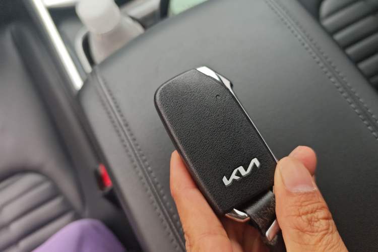 Used Kia Sportage (Chinese Domestic Model) 2023 2.0T Two-Wheel-Drive Prestige Edition
