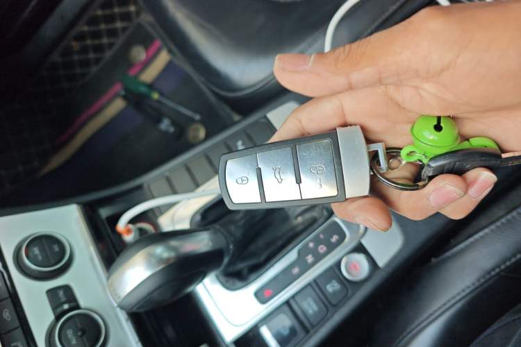 Used Volkswagen Magotan 2015 1.8TSI Luxury Model Vehicle Key