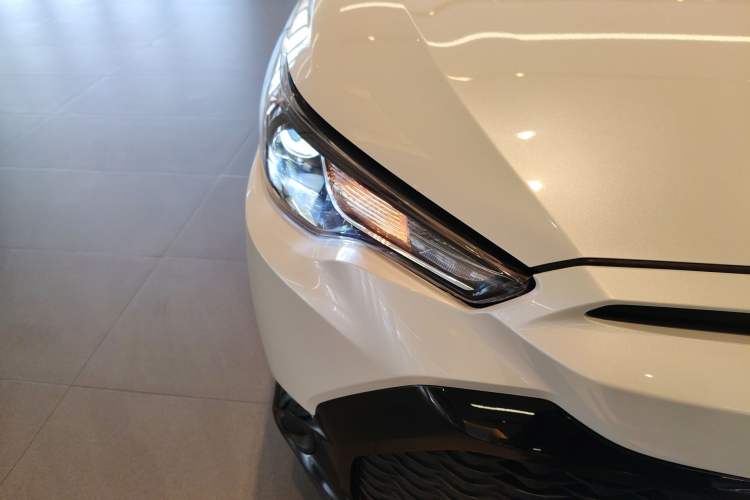 Used Toyota FRONTLANDER 2022 2.0L CVT Elite Edition Right Front Headlight