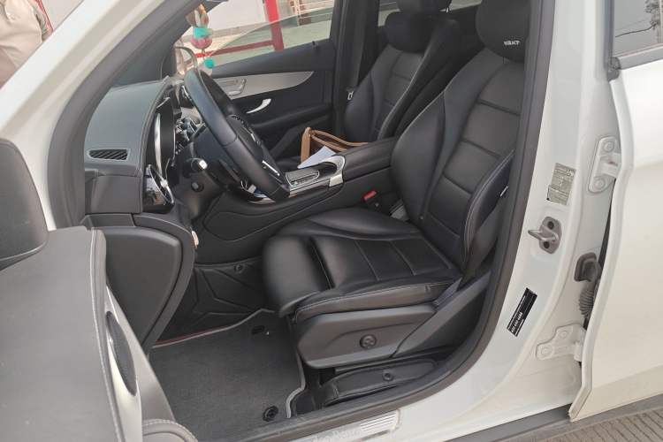 Used Mercedes-Benz GLC Coupe 2022 Refreshed GLC 260 4MATIC Coupe SUV Left Front Seat