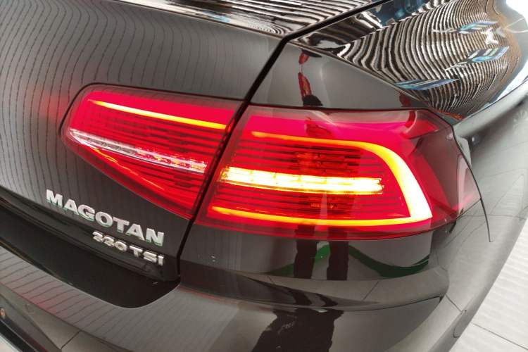 Used Volkswagen Magotan 2019 330TSI DSG Leading Edition China V Standard
