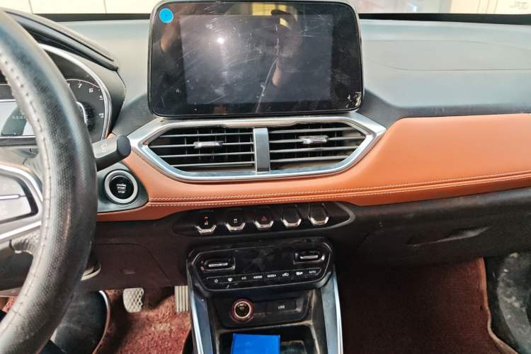 Used Baojun 510 2017 1.5L Manual Luxury Model Audio And AC Panel