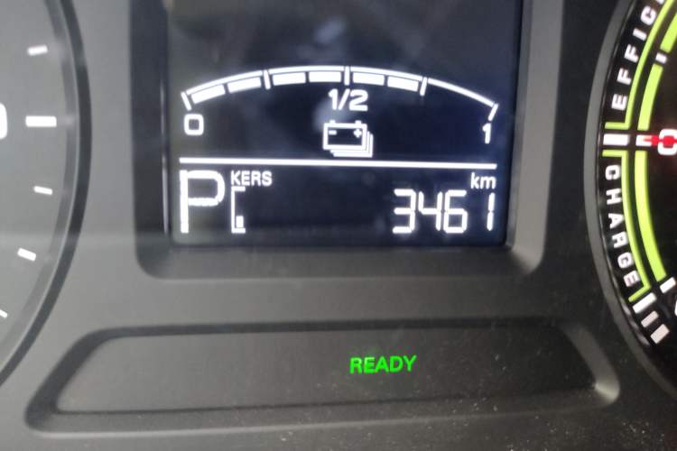 Used Roewe Clever 2022 311km QiQi BoBo Edition Odometer Close Up