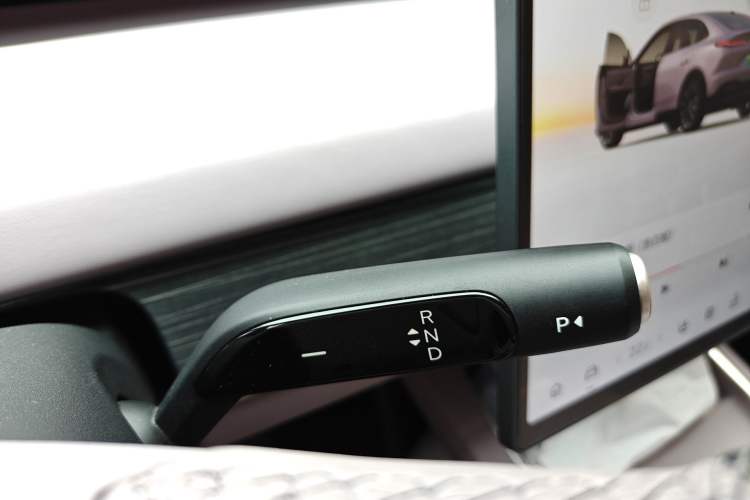 Used ONVO L60 2024 60 kWh Rear-Drive Version Gear Lever