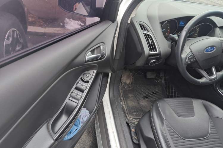 Used Ford Focus 2015 Hatchback 1.6L Automatic Fashion Edition