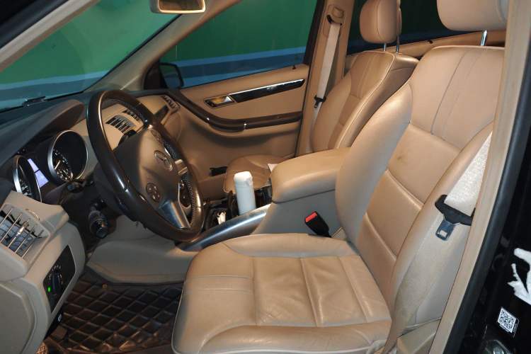 Used Mercedes-Benz R-Class 2017 R 320 4MATIC Business Edition Prestige Model
