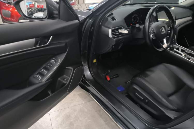 Used Honda Accord 2022 260TURBO Luxury Edition Driver Seat