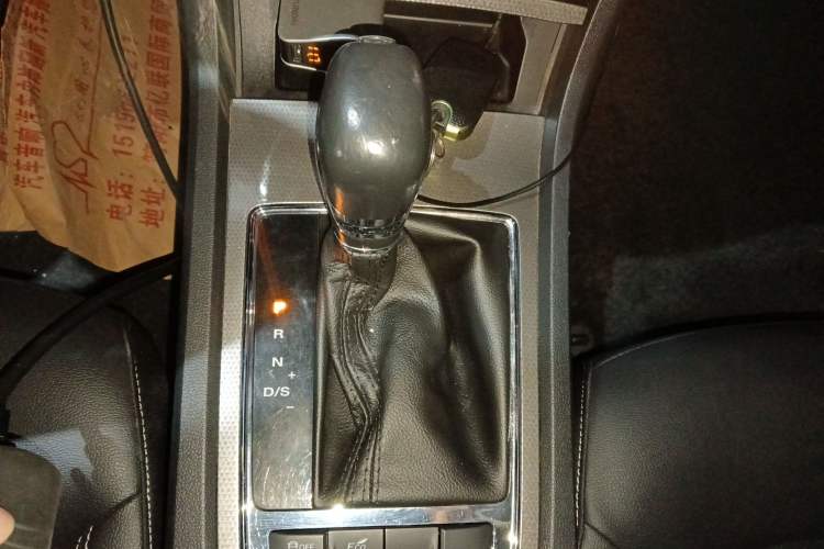 Used Roewe i6 2020 PLUS 1.6L CVT 4G Connected Glory Flagship Edition