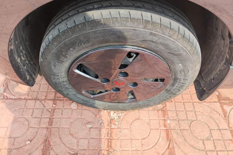 Used Wuling Hongguang New Energy 2025 Extended-Range Hybrid 50KM Comfort Version Left Front Wheel Hub