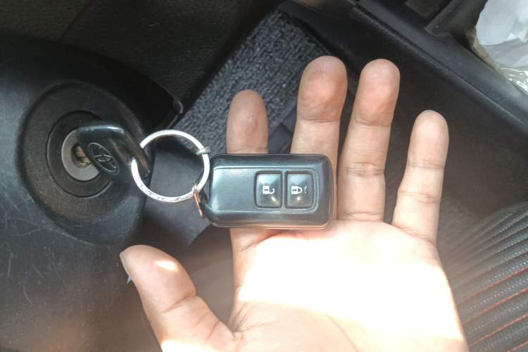 Used Toyota Vios 2017 1.3L CVT Sharp Edition Vehicle Key