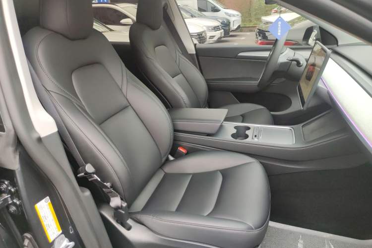 Used Tesla Model Y 2024 Rear-Wheel-Drive Version Right Front Seat