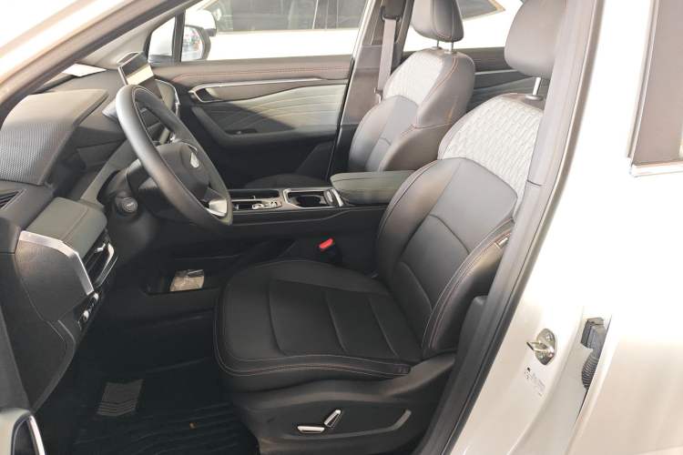 Used Geely Auto Haoyue L 2024 2.0T DCT Prestige Version
