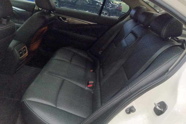 Used Infiniti Q50L 2018 2.0T Enjoyment Version China VI Standard Left Rear Seat