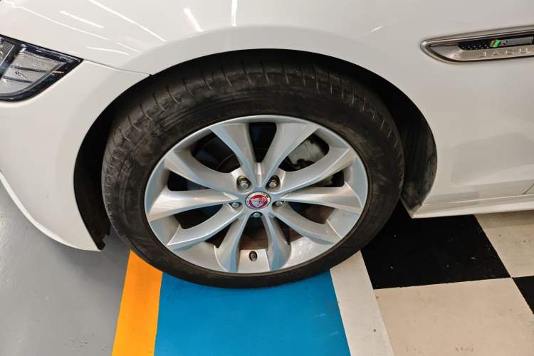 Used Jaguar XF 2016 XF 2.0T Two-Wheel-Drive R-Sport Sport Edition
