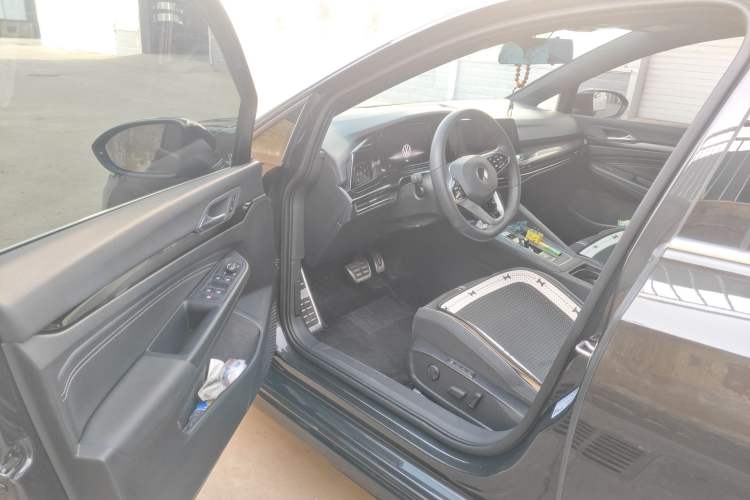 Used Volkswagen Golf 2023 Facelift 280TSI DSG R-Line Lite