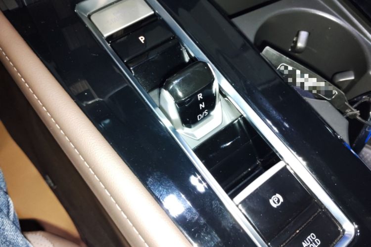 Used Volkswagen Viloran 2024 380TSI Premium Edition Gear Lever