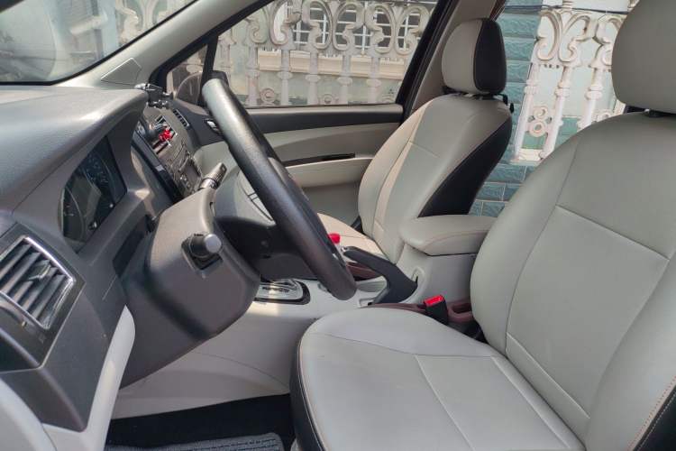 Used FORTHING Joyear XV 2015 1.6L CVT Comfort Model
