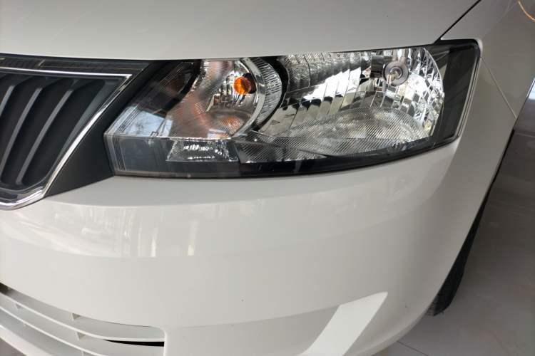 Used Skoda Rapid 2013 1.4L Manual Enjoyment Model
