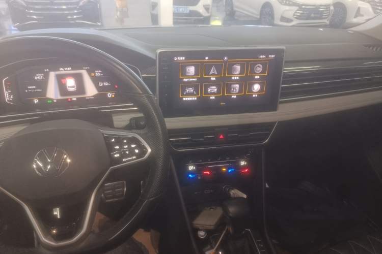 Used Volkswagen Tiguan L 2022 330TSI Automatic Two-Wheel Drive R-Line Enhanced Edition