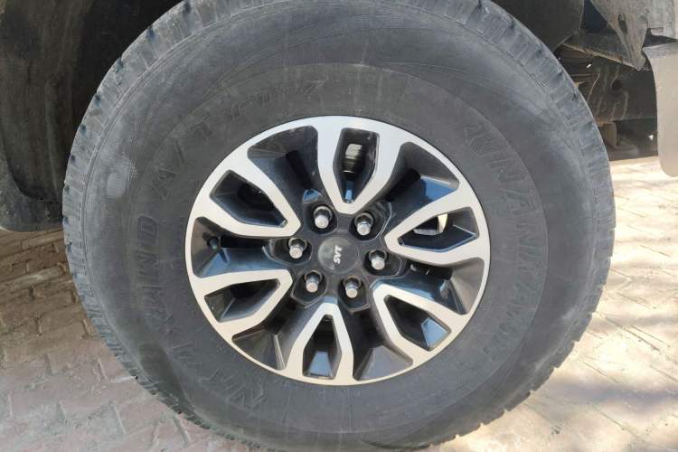 Used Ford F-150 Raptor 2011 6.2L Harley-Davidson Right Front Wheel Hub