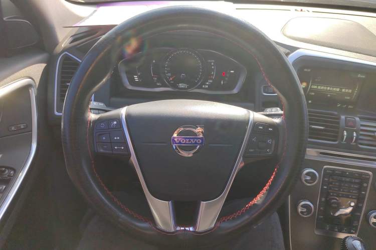 Used Volvo XC60 2016 T5 AWD Zhiyuan Edition Steering Wheel