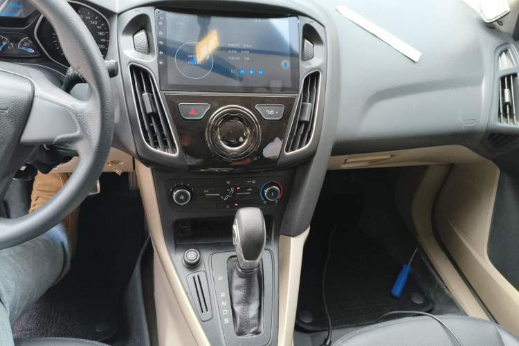 Used Ford Focus 2015 Sedan 1.6L Automatic Comfort Model Audio And AC Panel