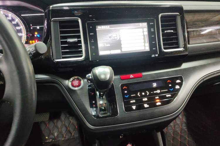 Used Honda Elysion 2016 2.4L Supreme Edition Audio And AC Panel